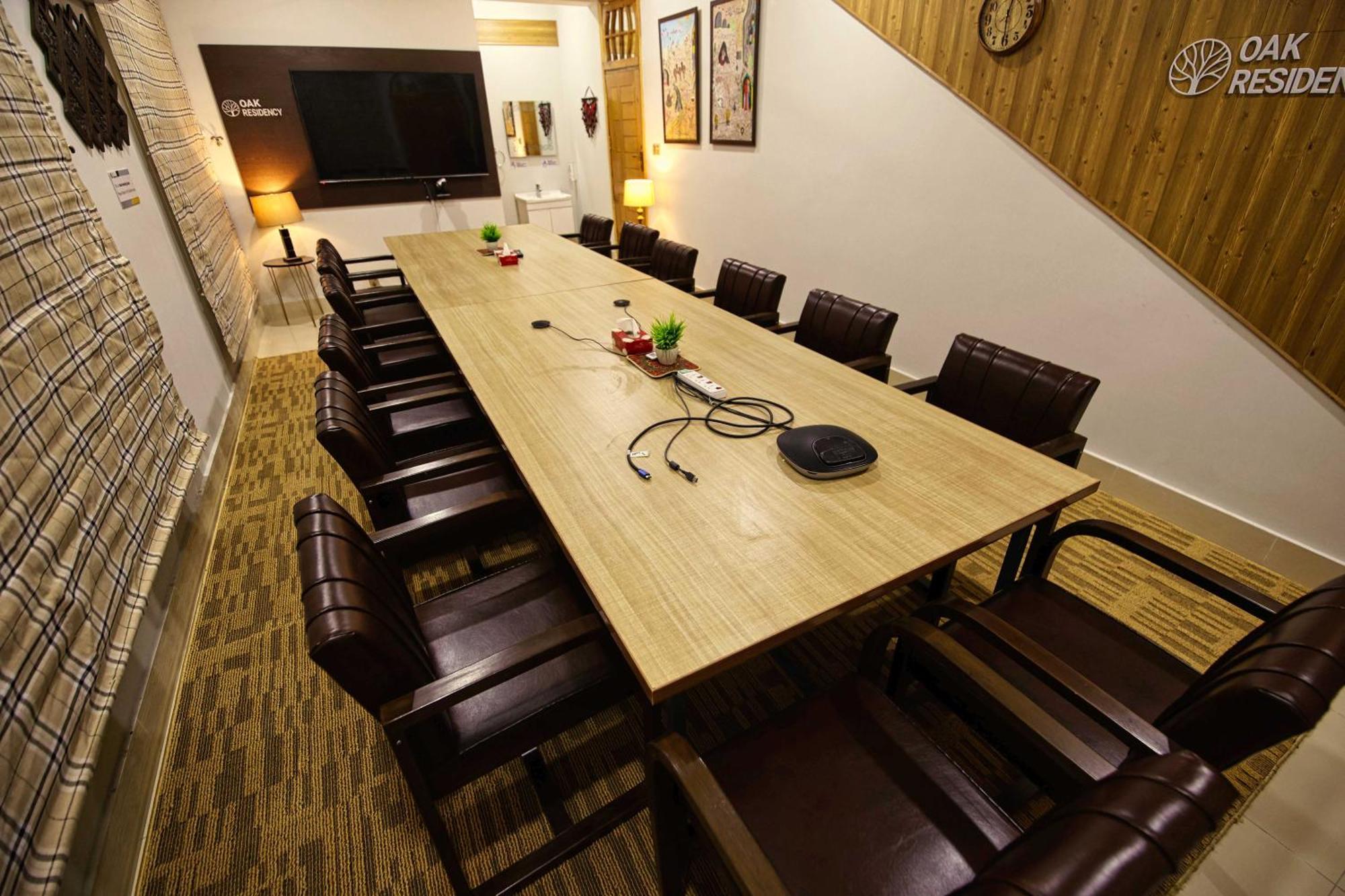 Oak Residency Ξενοδοχείο Γκιλγκίτ Εξωτερικό φωτογραφία