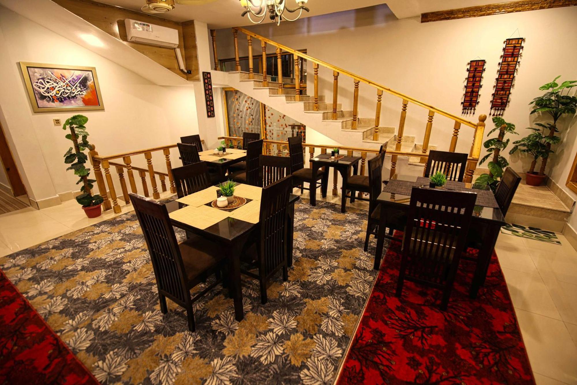 Oak Residency Ξενοδοχείο Γκιλγκίτ Εξωτερικό φωτογραφία