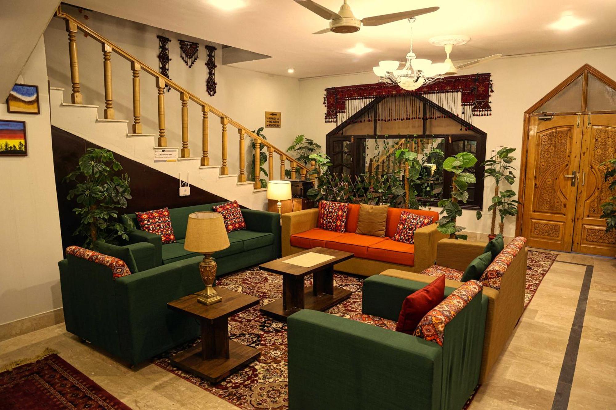 Oak Residency Ξενοδοχείο Γκιλγκίτ Εξωτερικό φωτογραφία