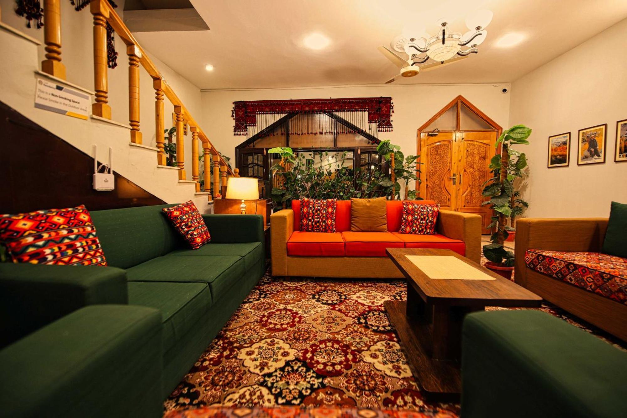 Oak Residency Ξενοδοχείο Γκιλγκίτ Εξωτερικό φωτογραφία