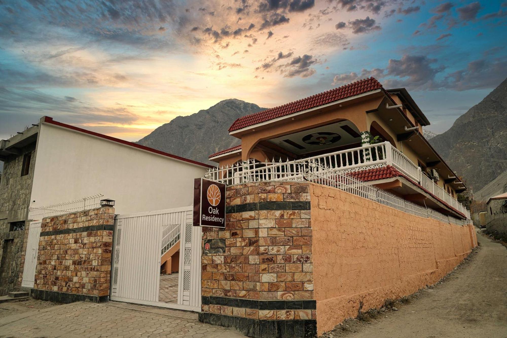 Oak Residency Ξενοδοχείο Γκιλγκίτ Εξωτερικό φωτογραφία